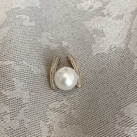NWT 14k Gold Genuine Pearl pendant w/ diamond accents - Picture 3 of 5